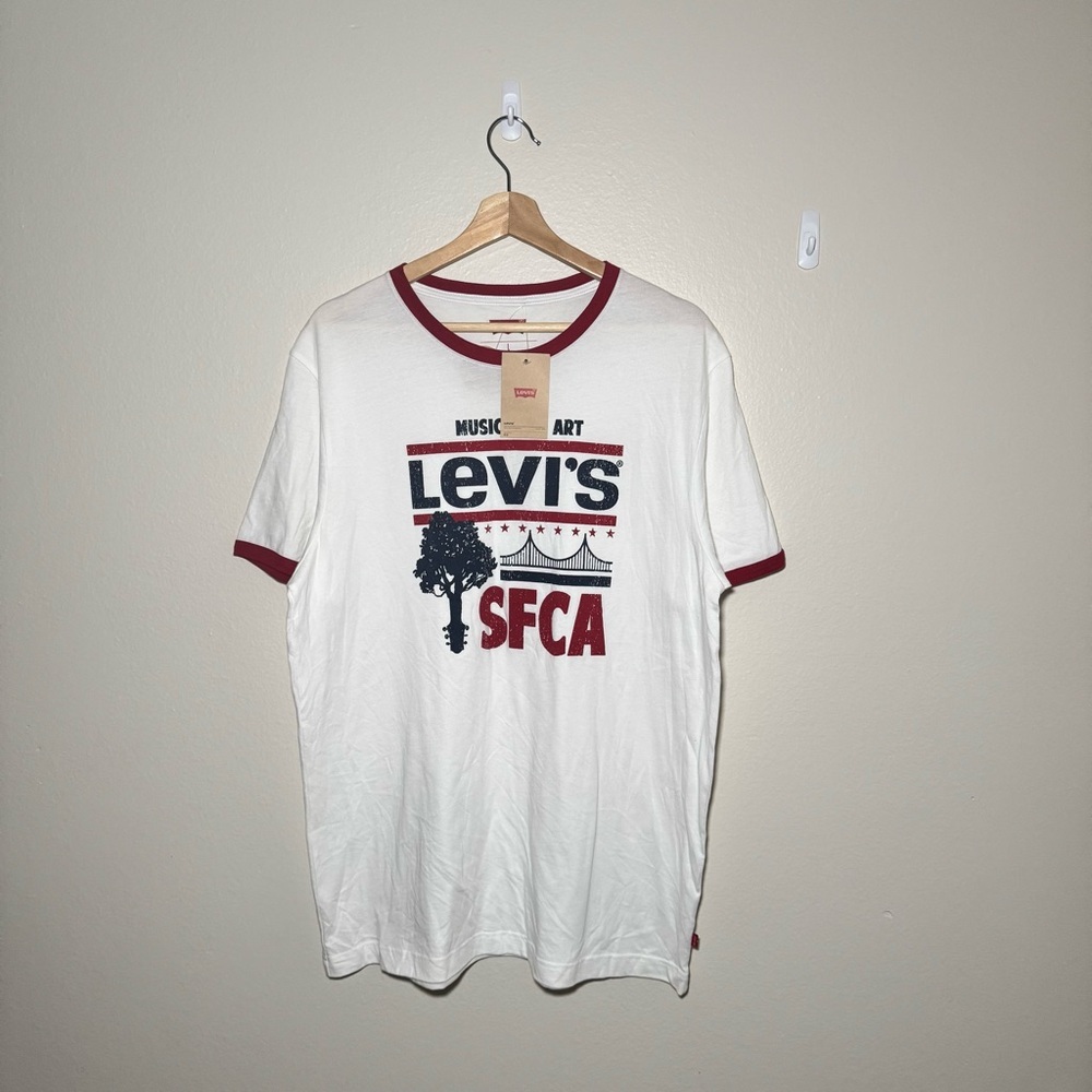 #0049 - Levi’s | Tshirt